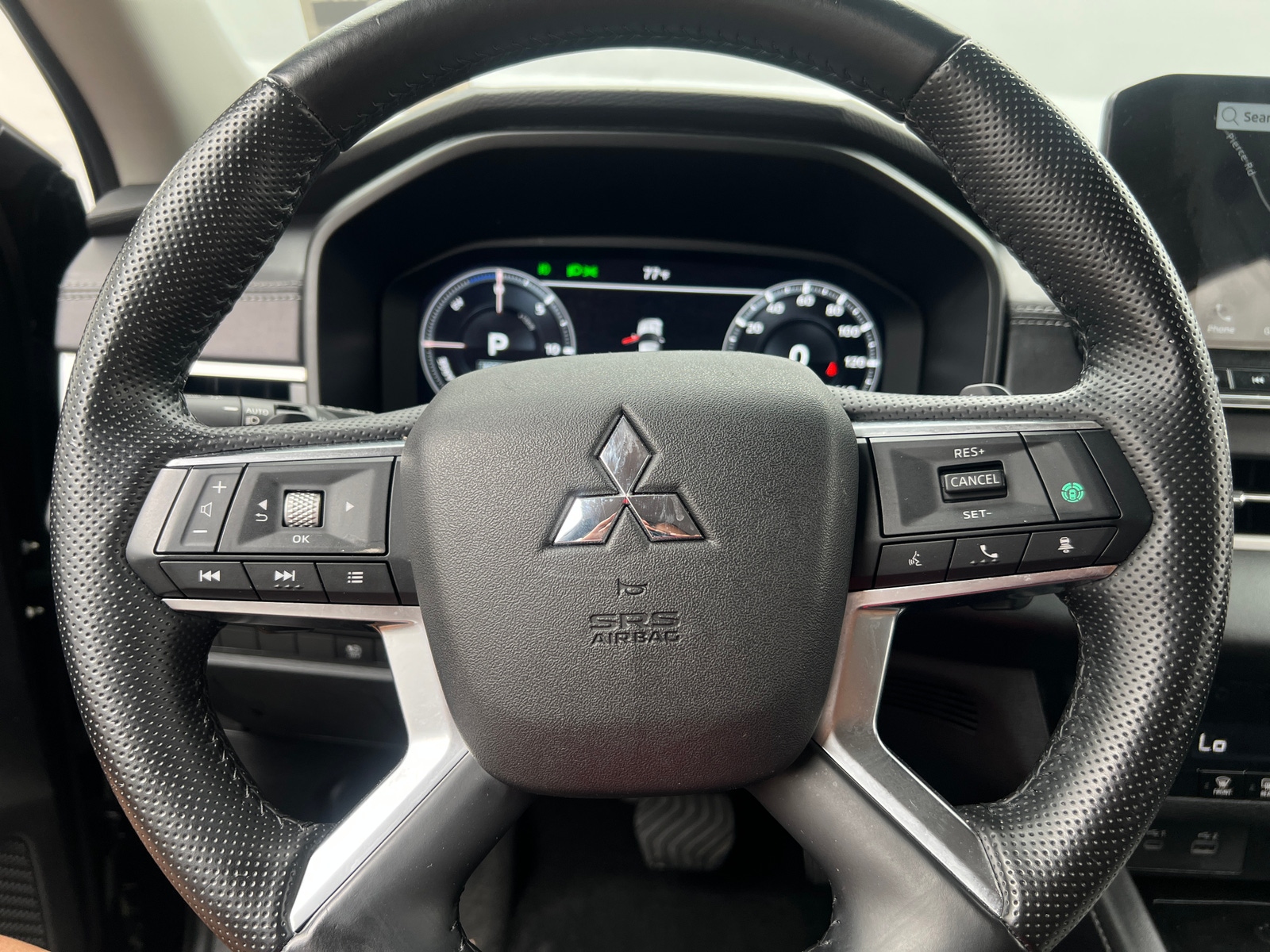 Thumbnail: 2024 Mitsubishi Outlander - 4