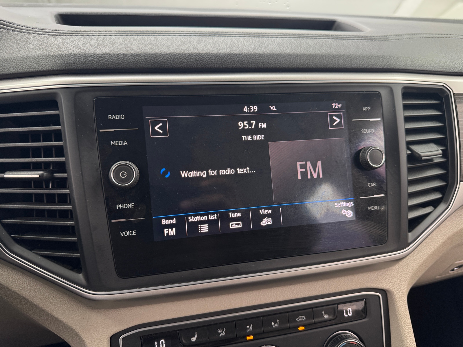 Thumbnail: 2018 Volkswagen Atlas - 3