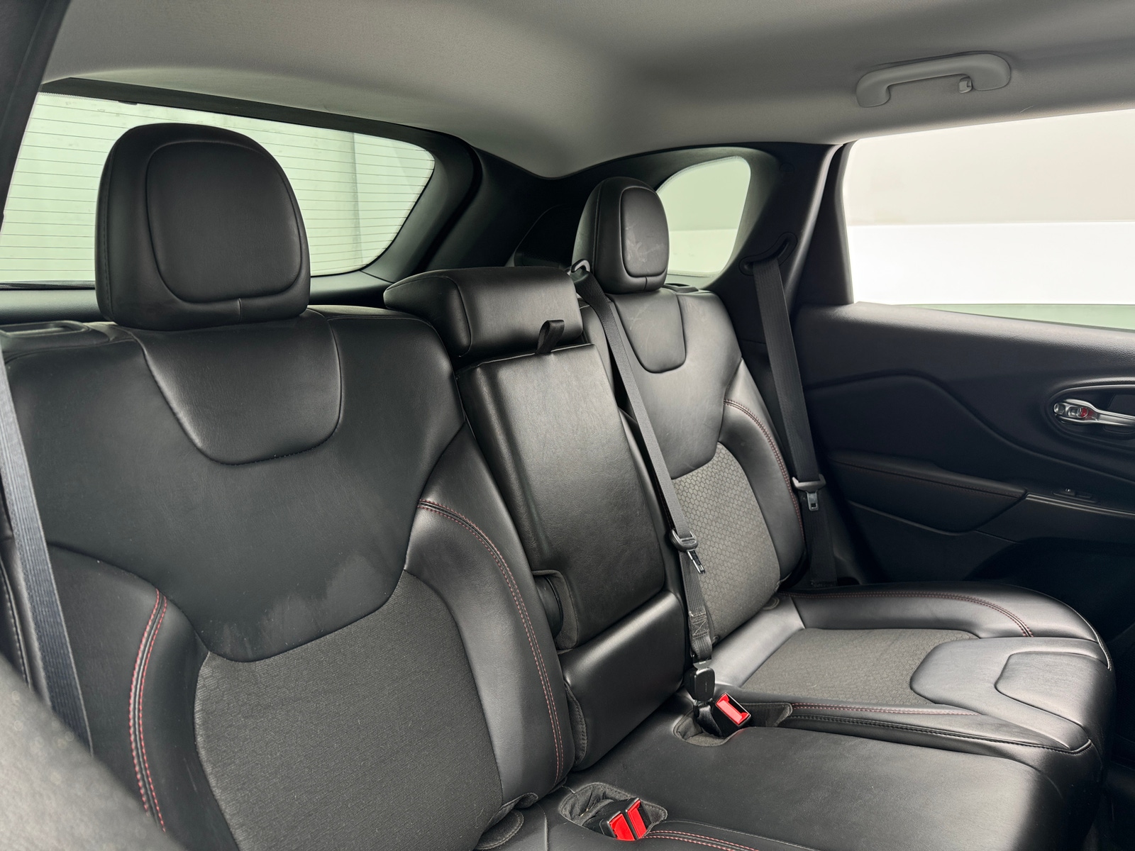 Thumbnail: 2020 Jeep Cherokee - 6