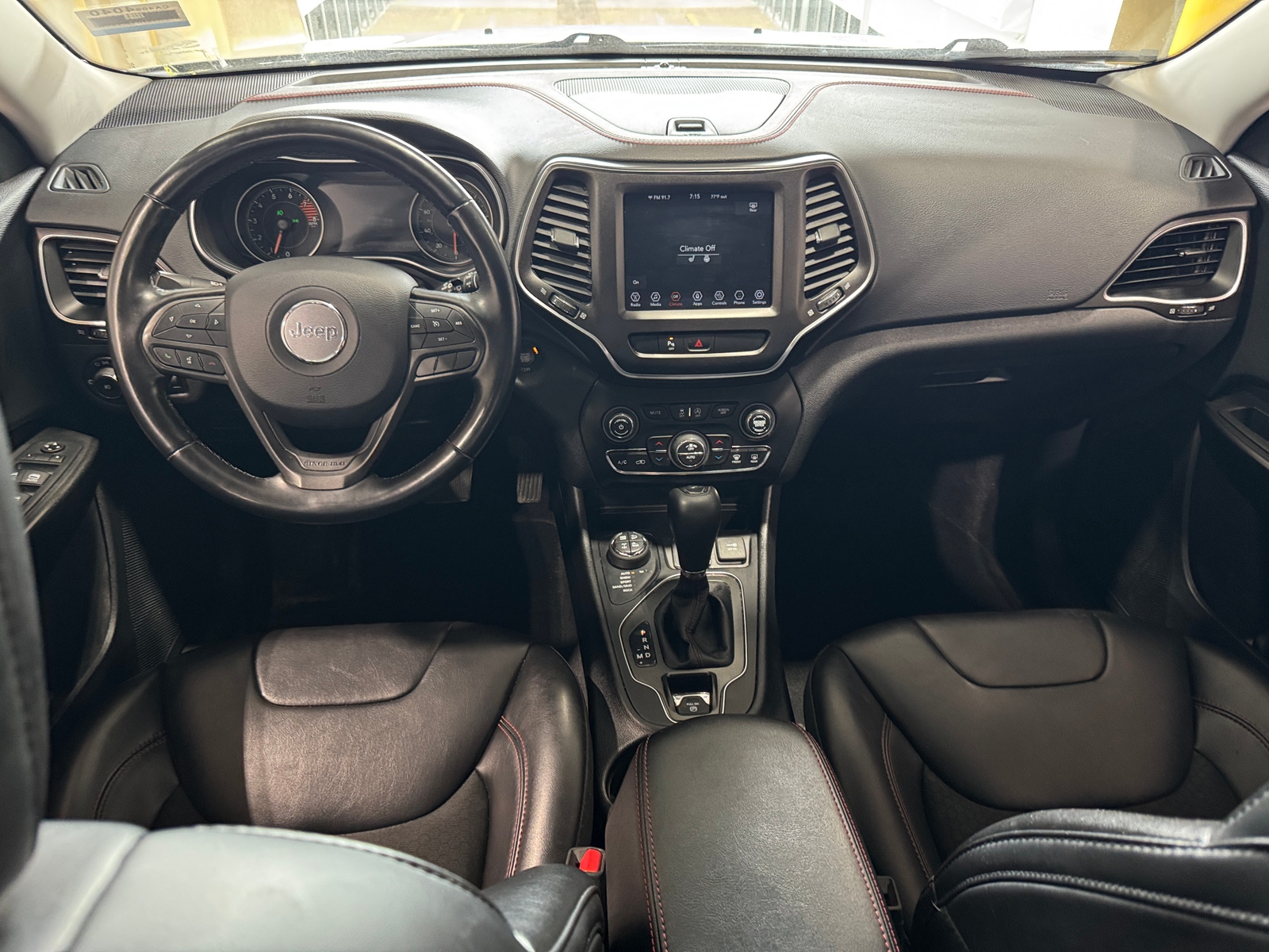 Thumbnail: 2020 Jeep Cherokee - 3