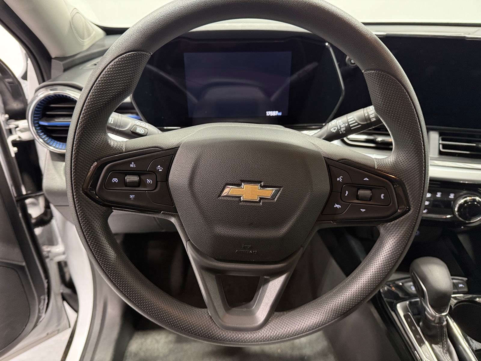 Thumbnail: 2025 Chevrolet Trax - 5