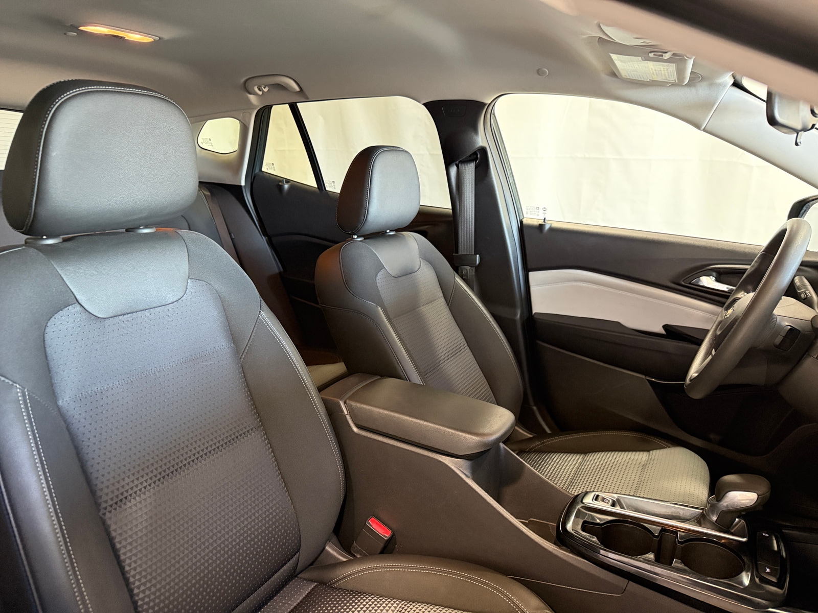 Thumbnail: 2025 Chevrolet Trax - 2