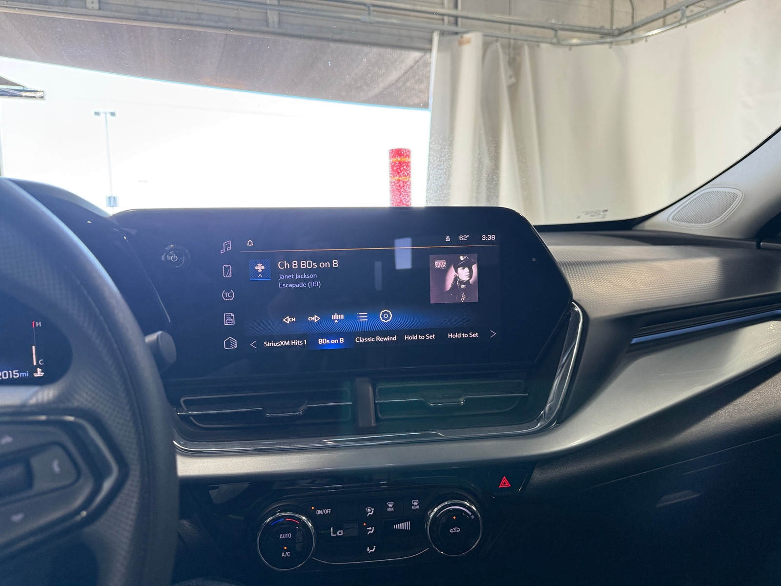 Thumbnail: 2025 Chevrolet Trax - 4