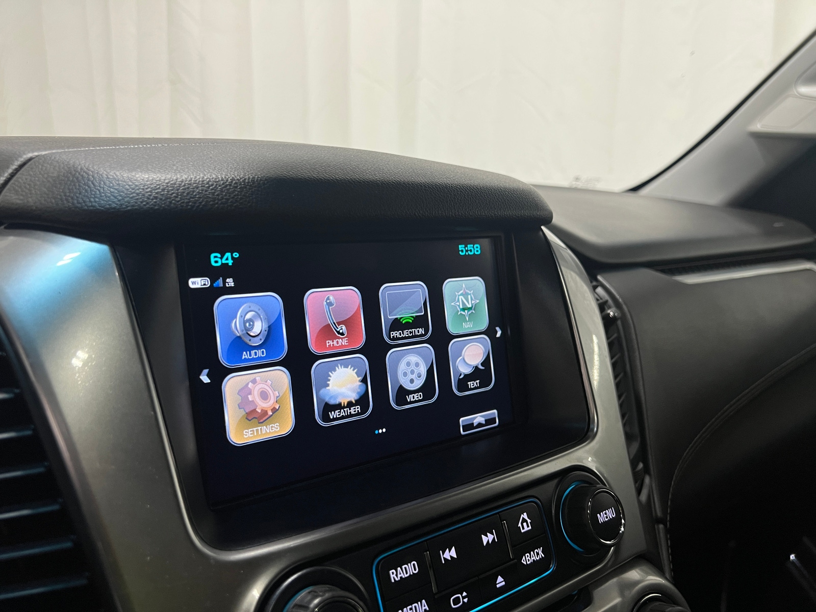 Thumbnail: 2020 Chevrolet Tahoe - 3