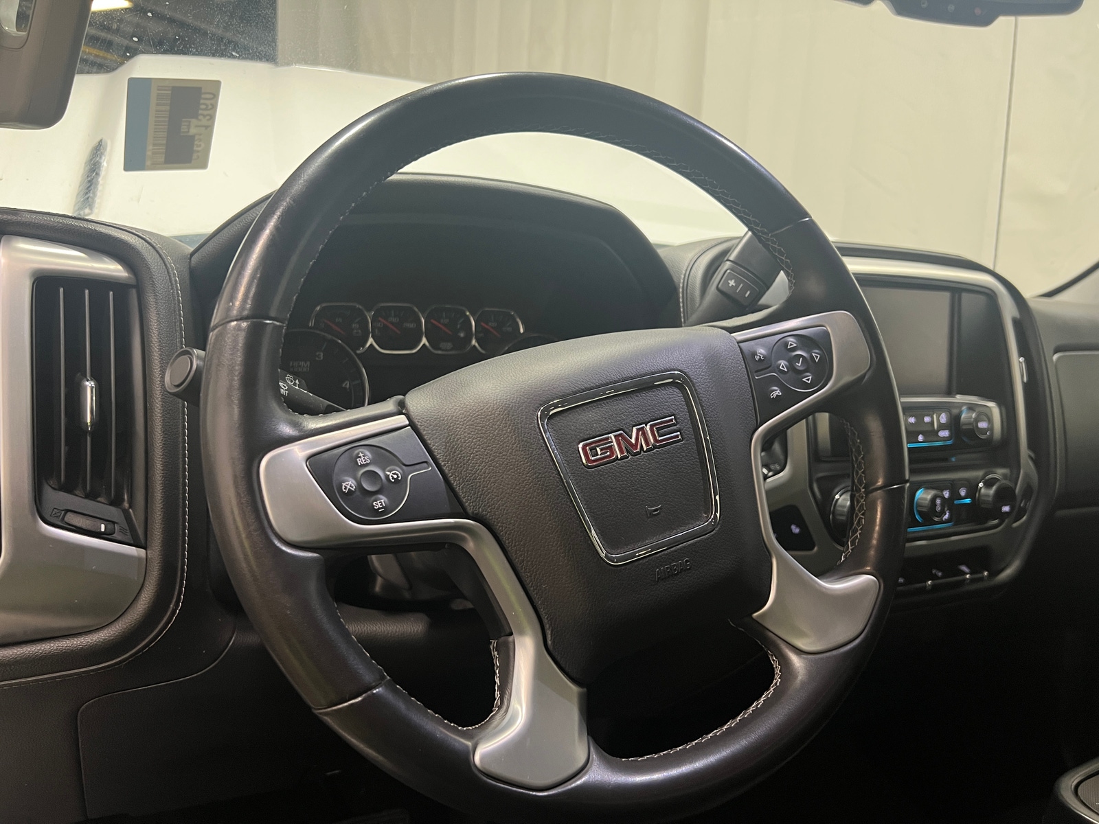 Thumbnail: 2018 GMC Sierra 2500 - 5