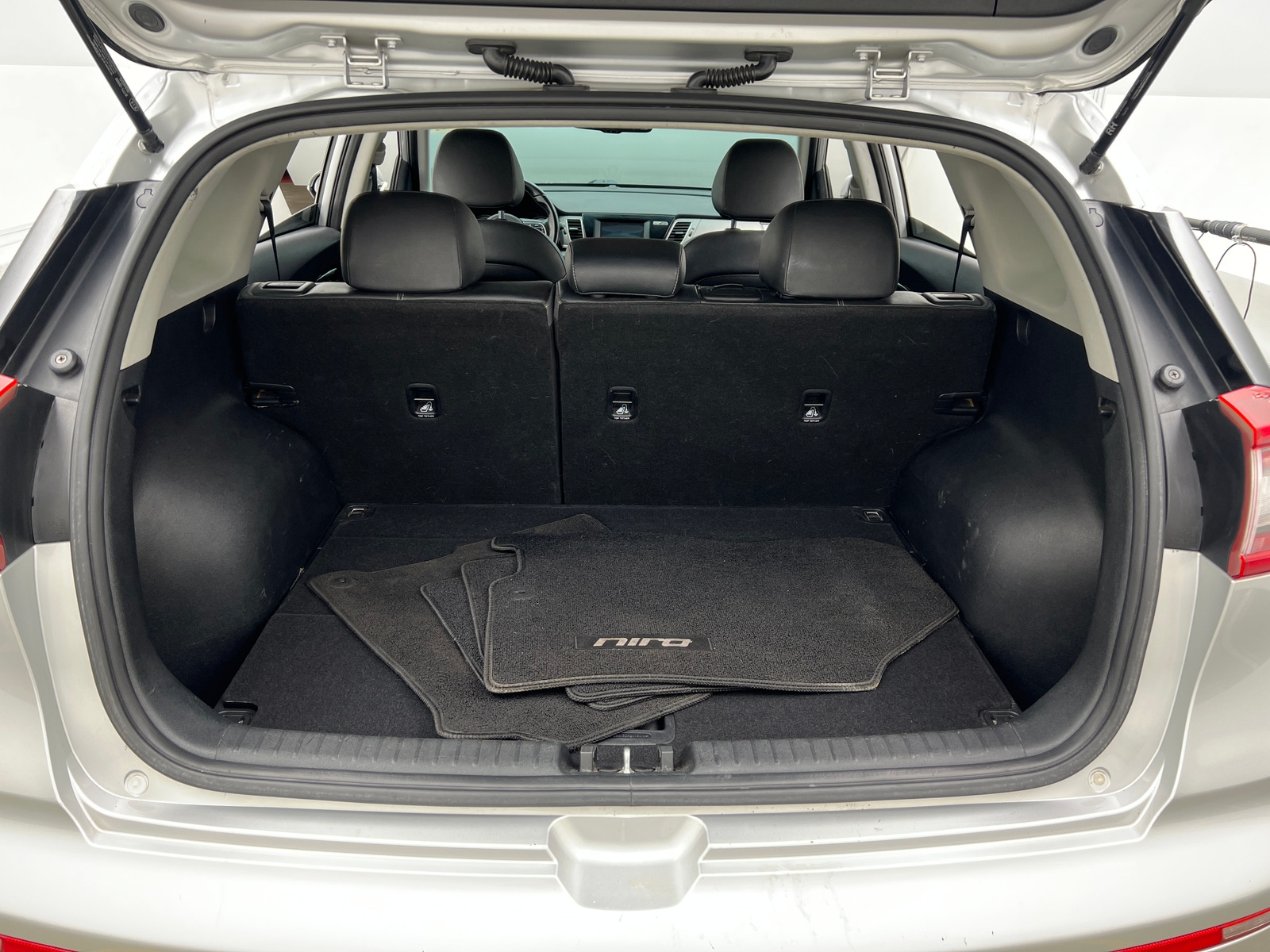 Thumbnail: 2018 Kia Niro - 7