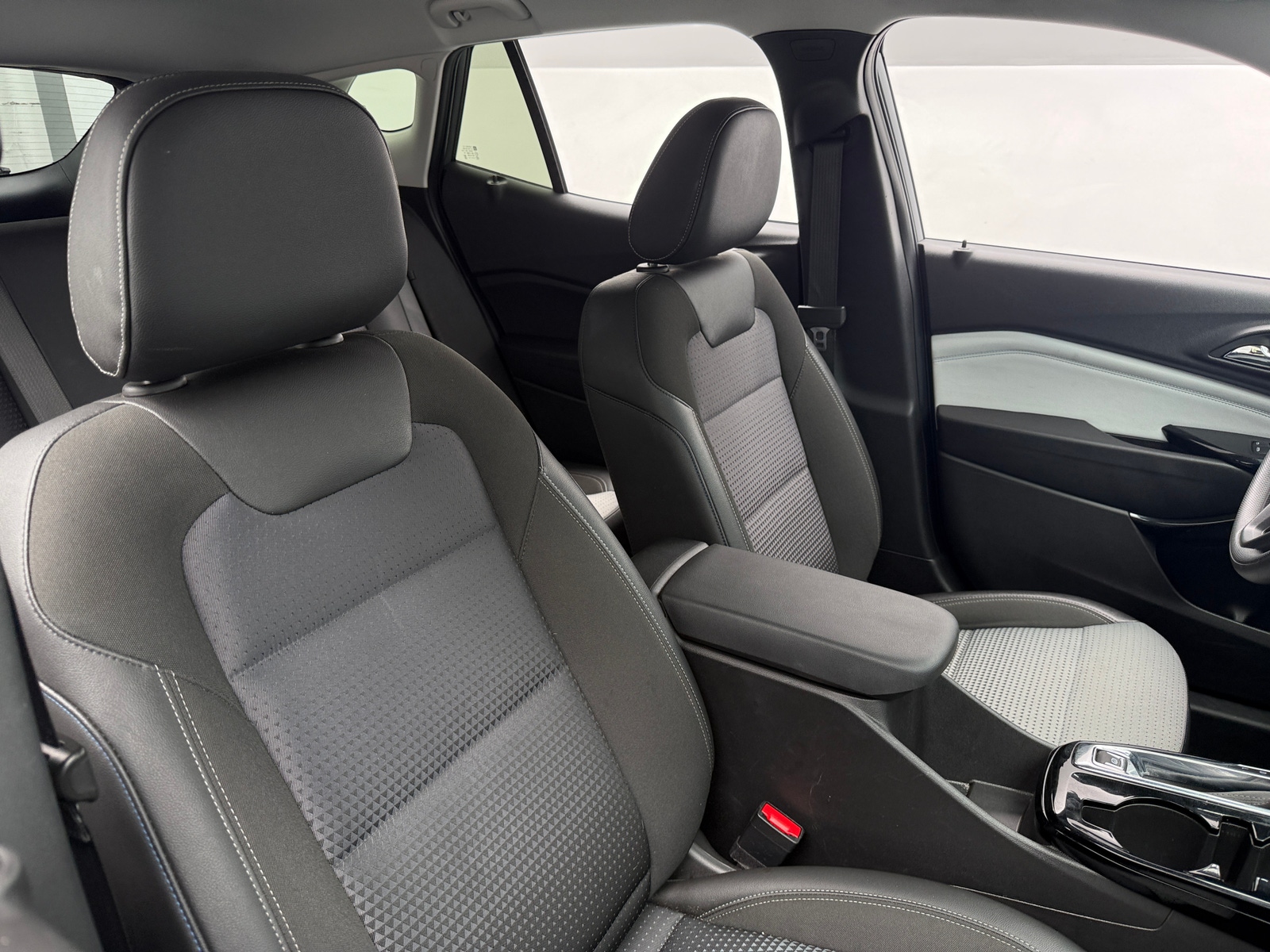 Thumbnail: 2025 Chevrolet Trax - 2