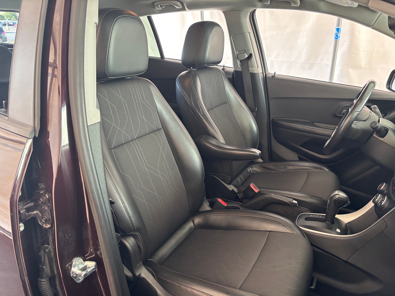 Thumbnail: 2021 Chevrolet Trax - 2