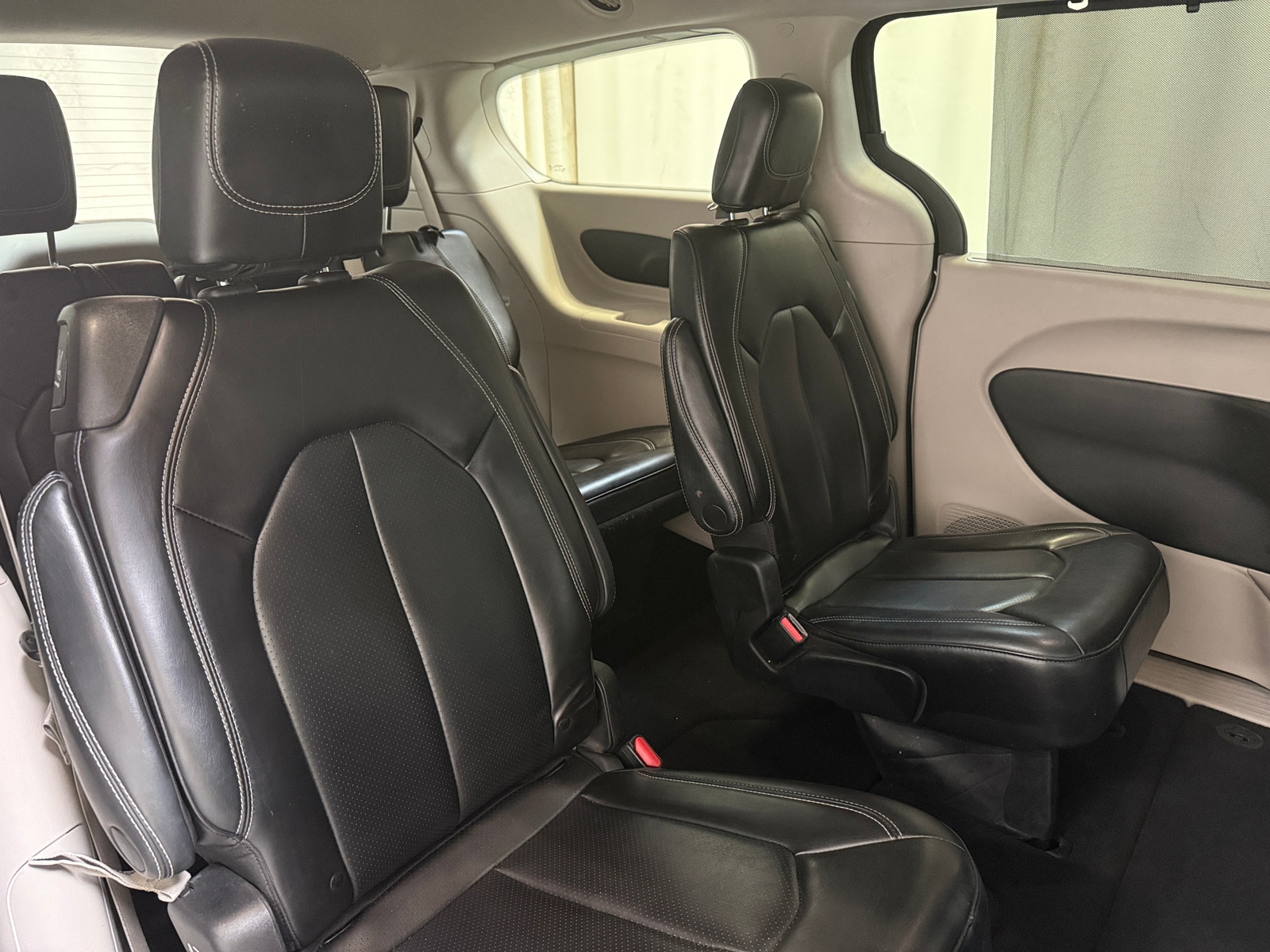 Thumbnail: 2023 Chrysler Pacifica - 5