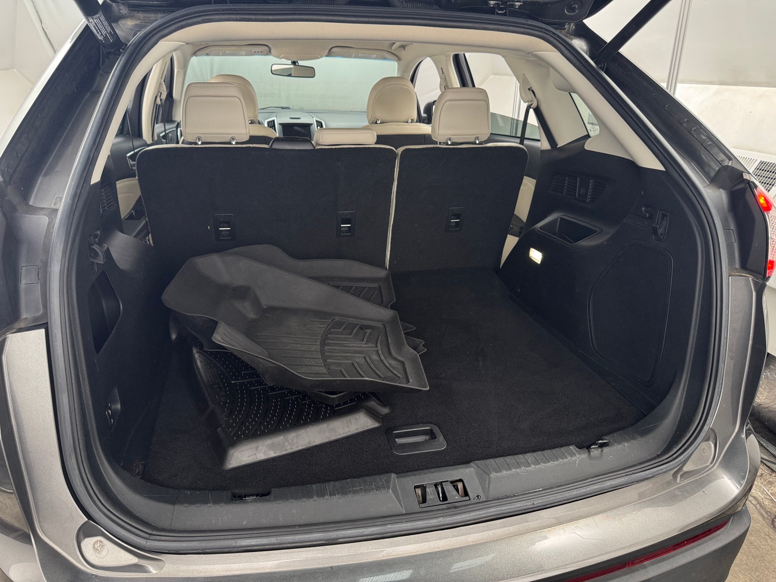 Thumbnail: 2018 Ford Edge - 6