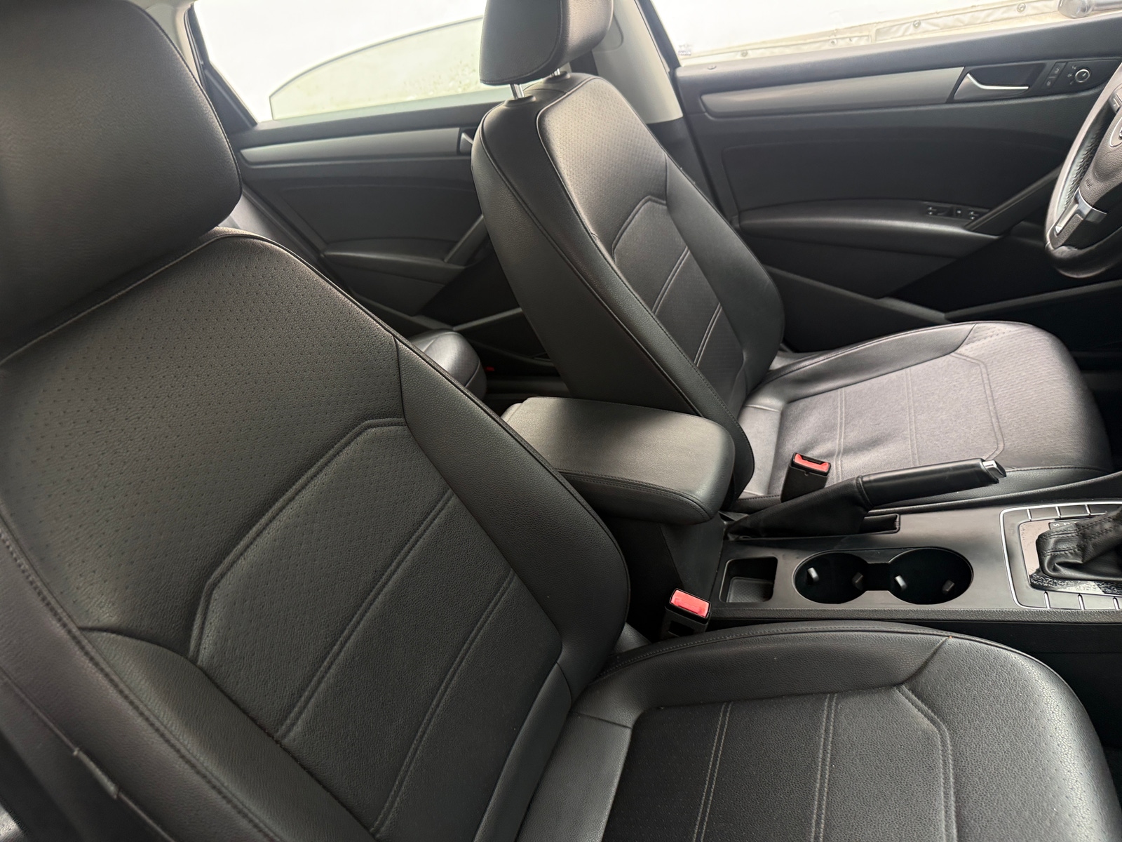 Thumbnail: 2015 Volkswagen Passat - 2