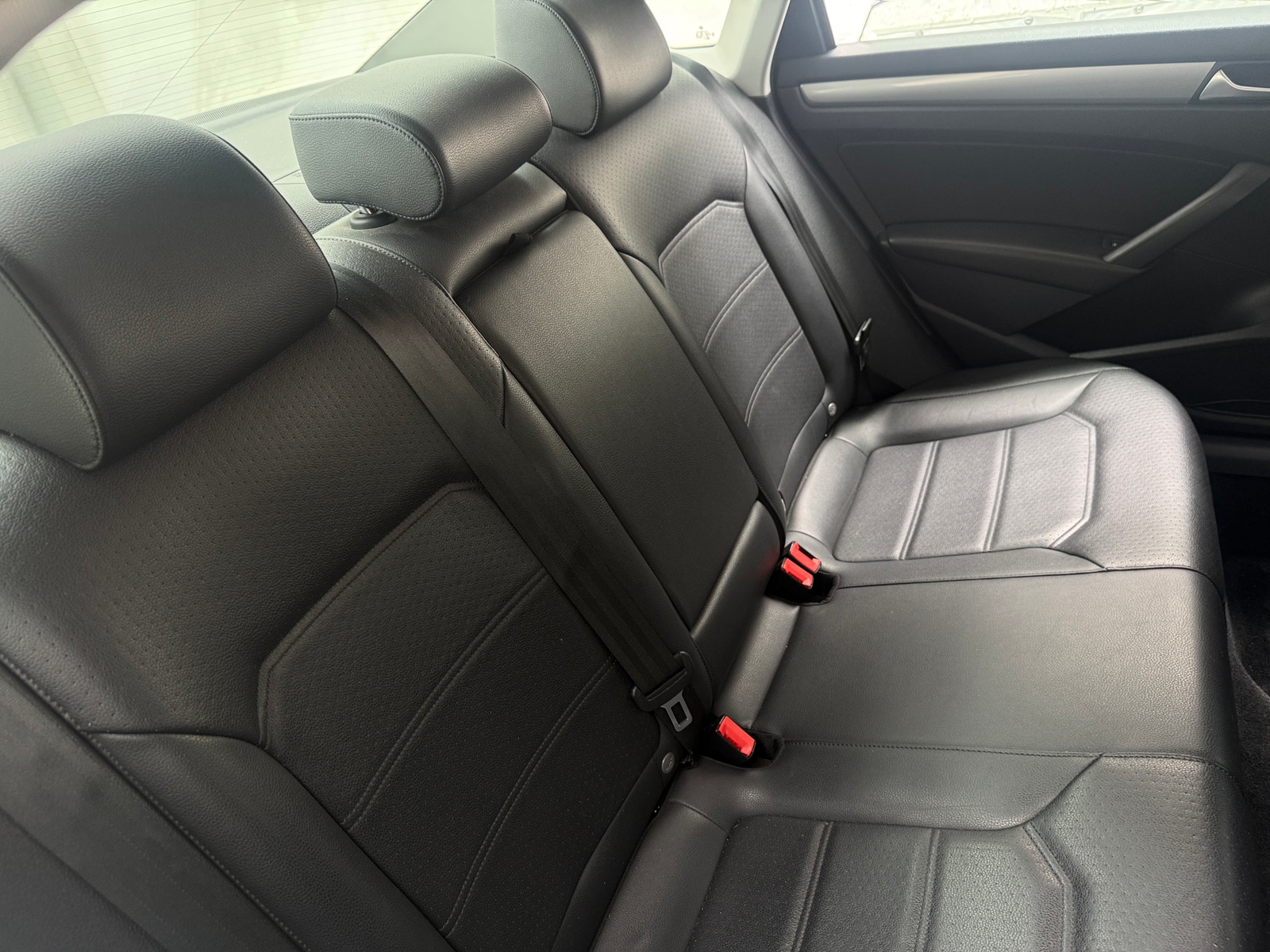 Thumbnail: 2015 Volkswagen Passat - 6