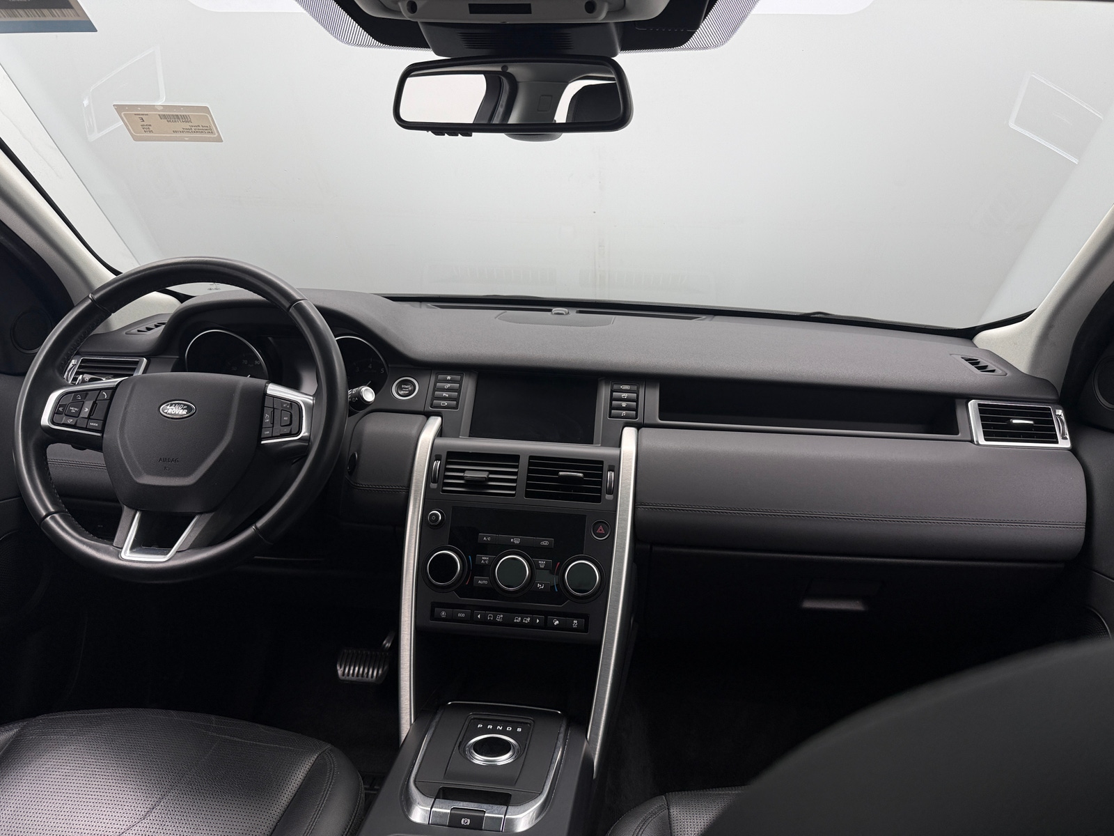 Thumbnail: 2018 Land Rover Discovery Sport - 2