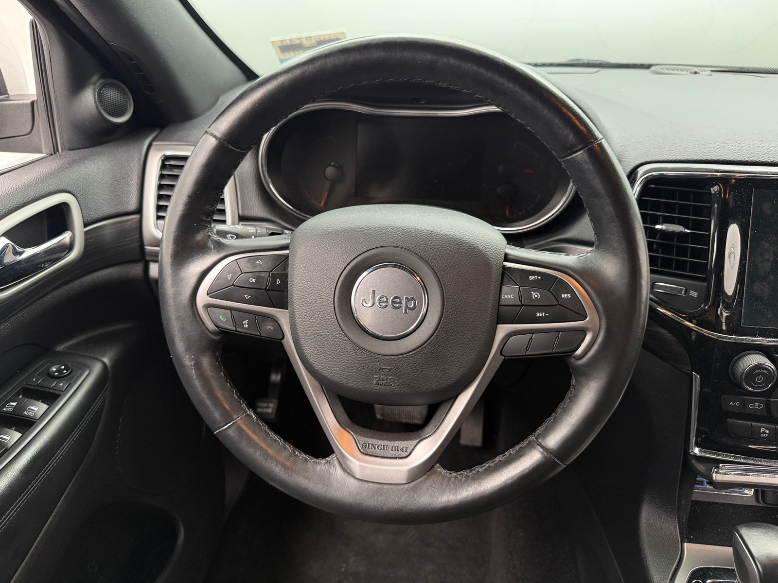 Thumbnail: 2020 Jeep Grand Cherokee - 5