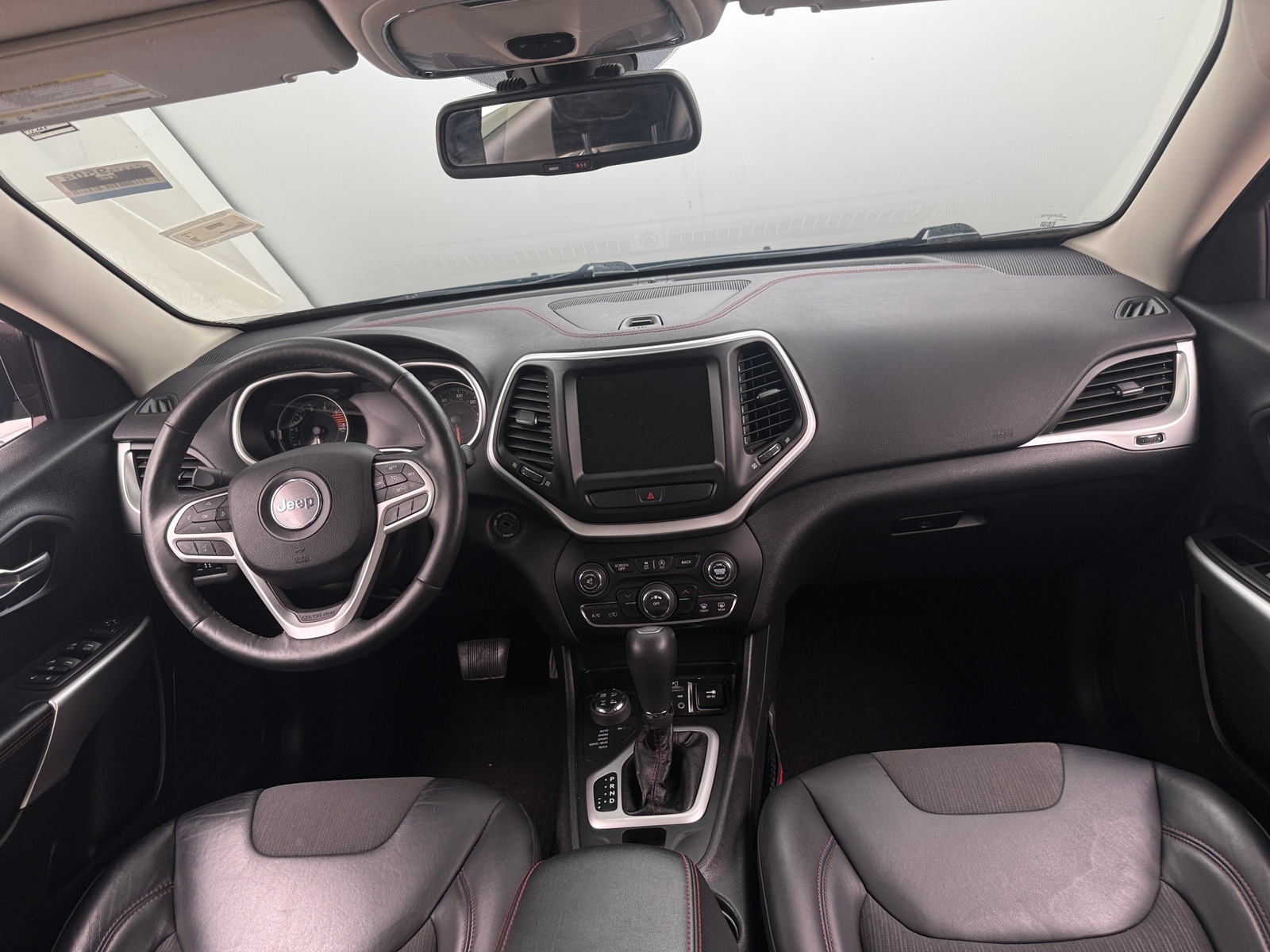 Thumbnail: 2017 Jeep Cherokee - 3