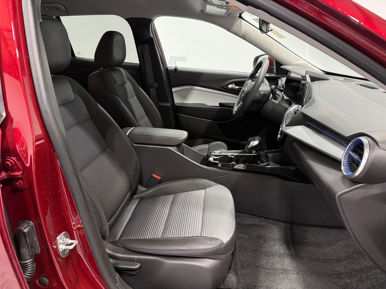 Thumbnail: 2025 Chevrolet Trax - 2