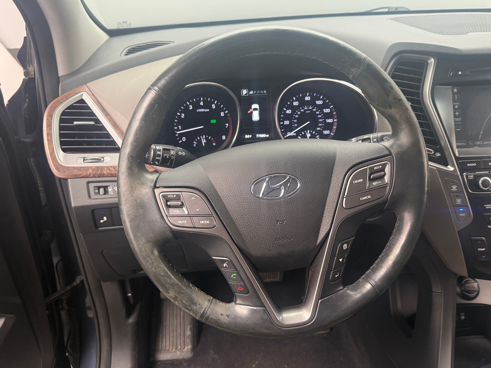 Thumbnail: 2017 Hyundai Santa Fe - 4