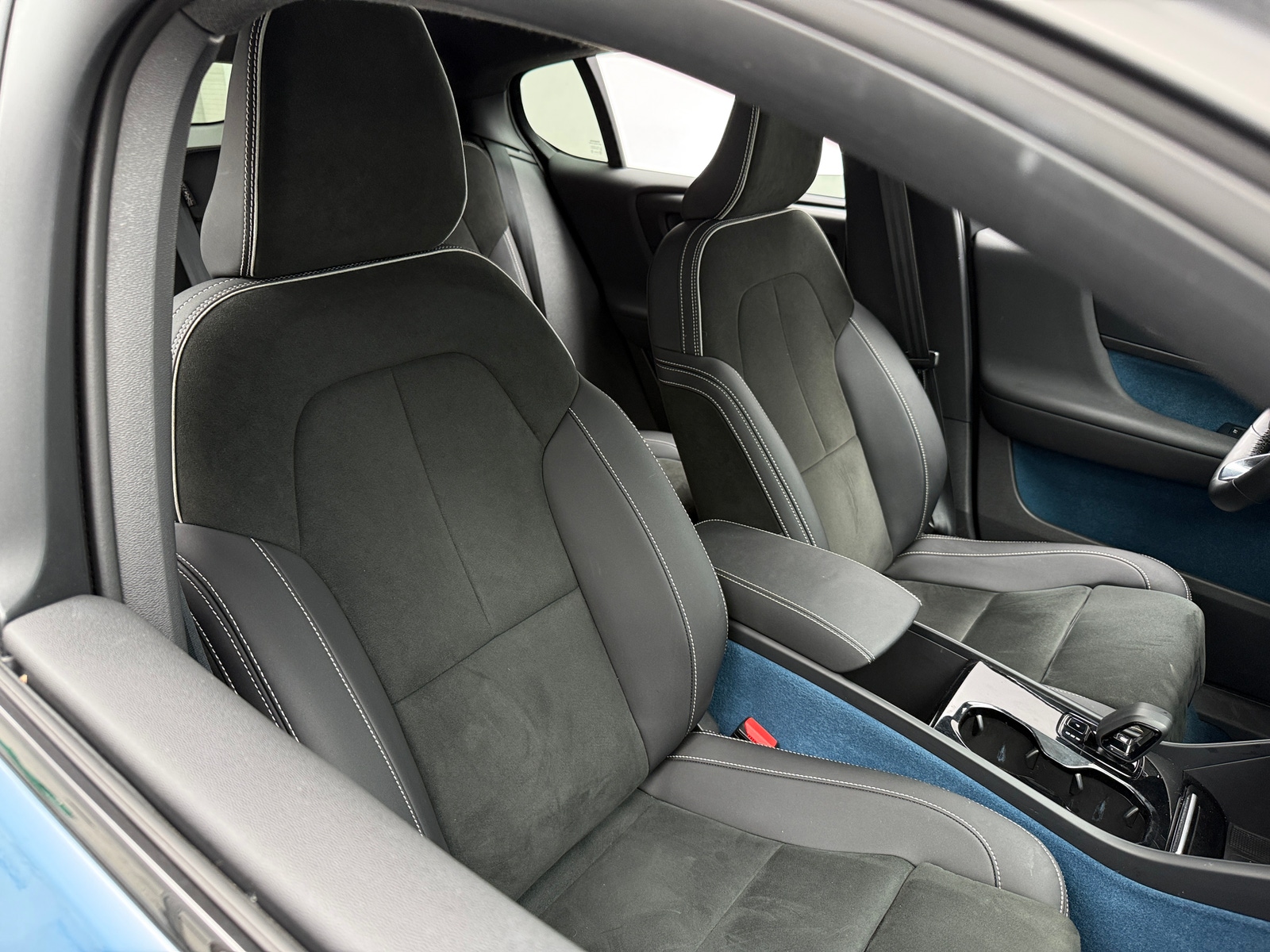 Thumbnail: 2023 Volvo C40 - 2