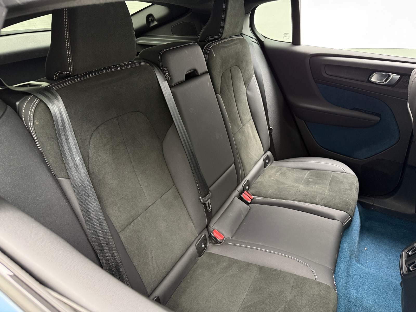 Thumbnail: 2023 Volvo C40 - 6