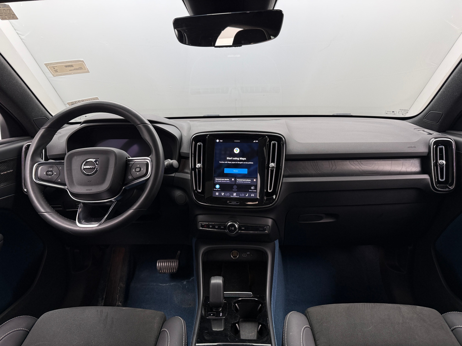 Thumbnail: 2023 Volvo C40 - 3