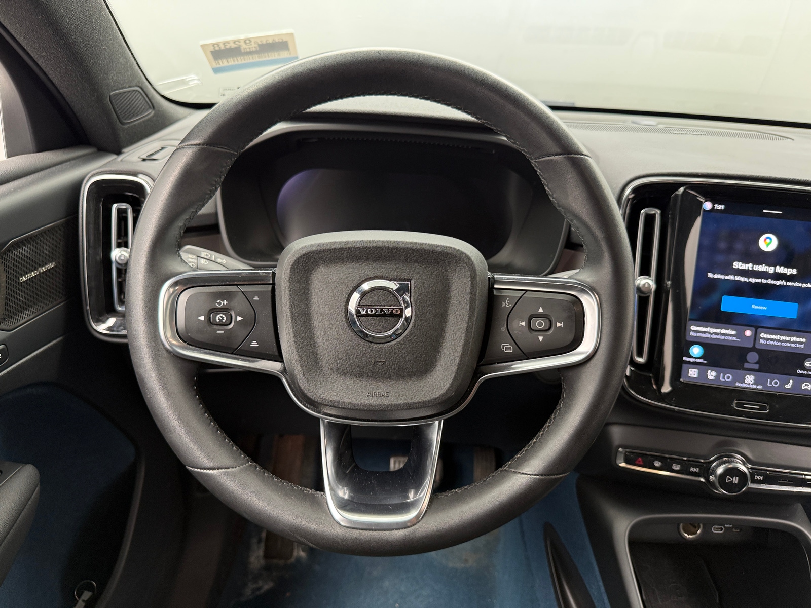 Thumbnail: 2023 Volvo C40 - 5