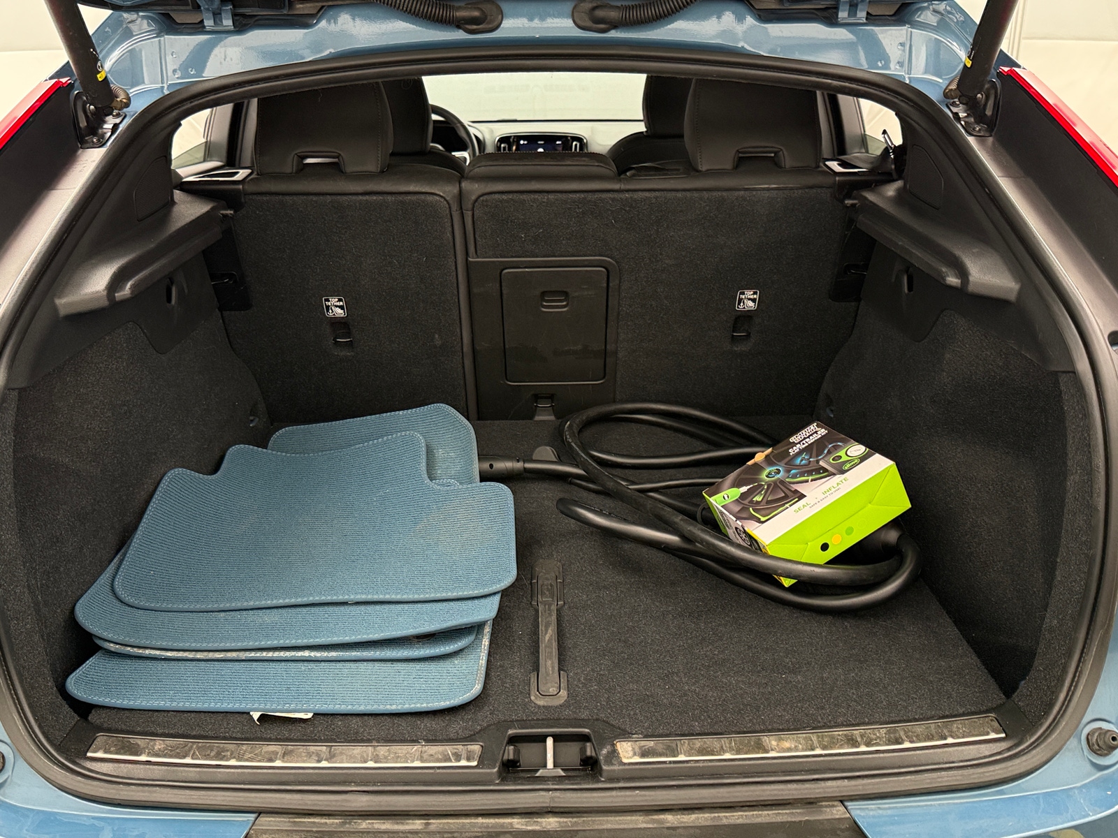 Thumbnail: 2023 Volvo C40 - 7