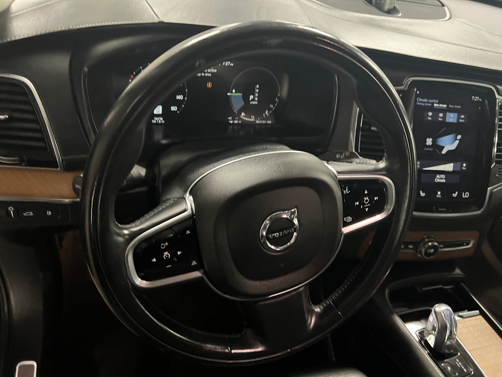 Thumbnail: 2017 Volvo XC90 - 4