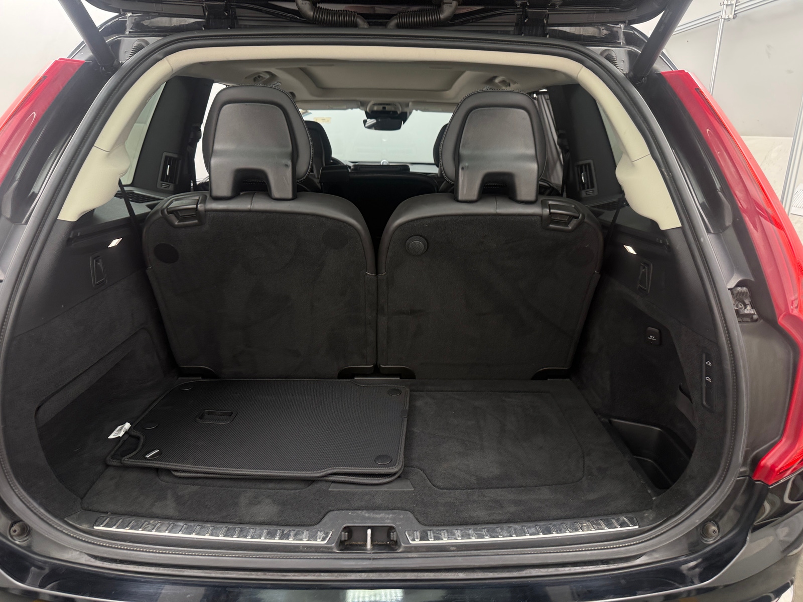 Thumbnail: 2017 Volvo XC90 - 6