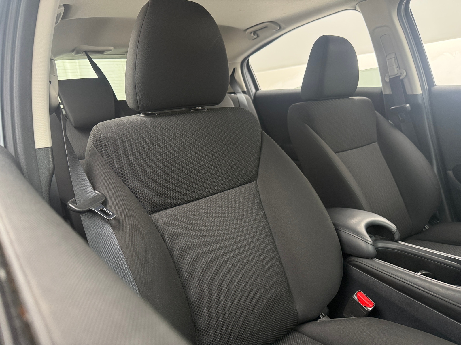 Thumbnail: 2017 Honda HR-V - 2