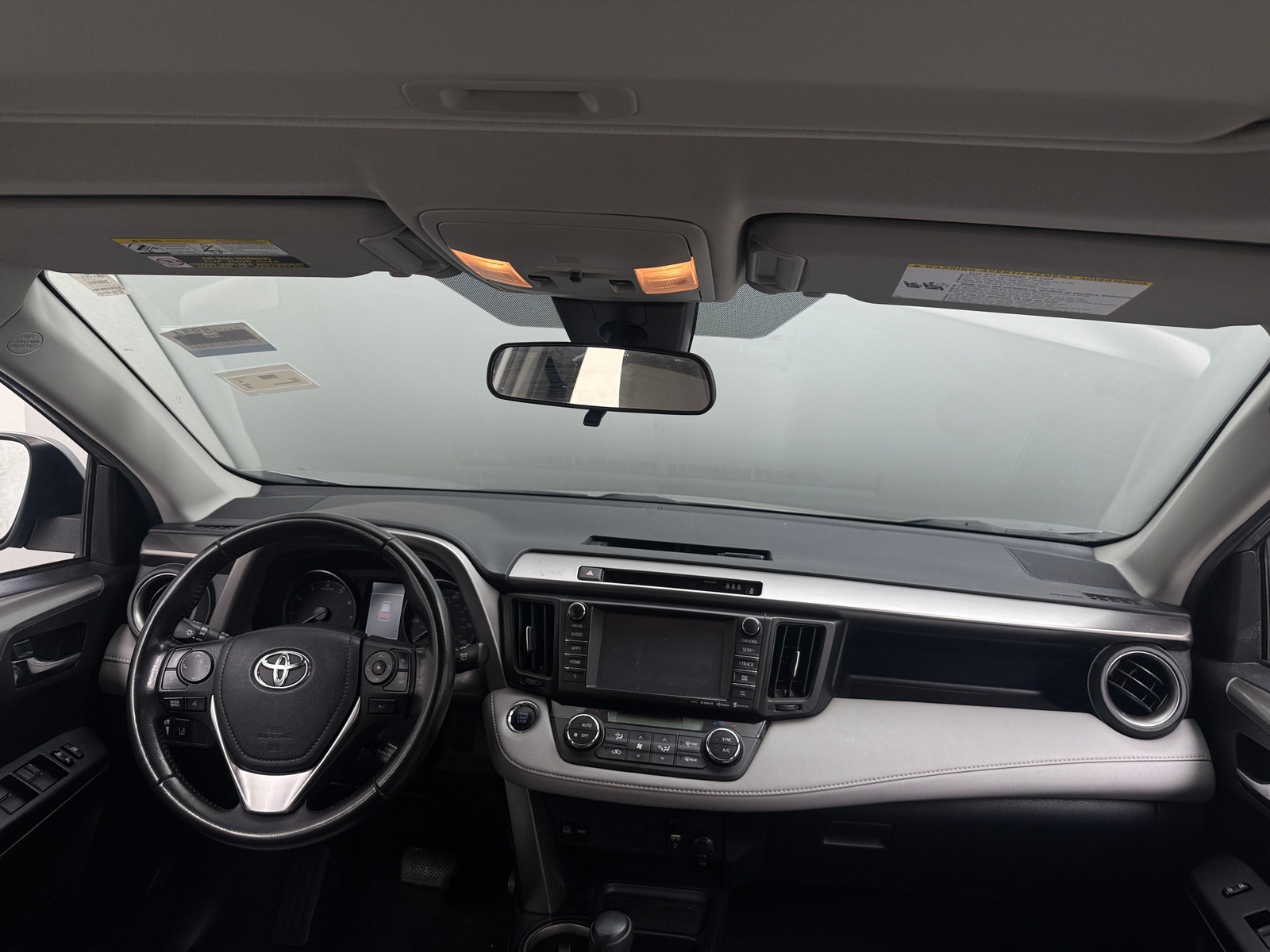 Thumbnail: 2018 Toyota RAV4 - 3