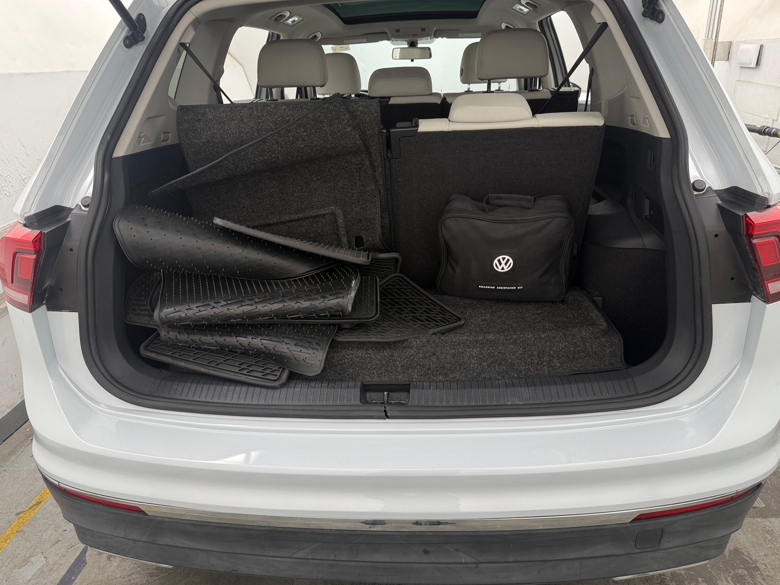 Thumbnail: 2018 Volkswagen Tiguan - 6