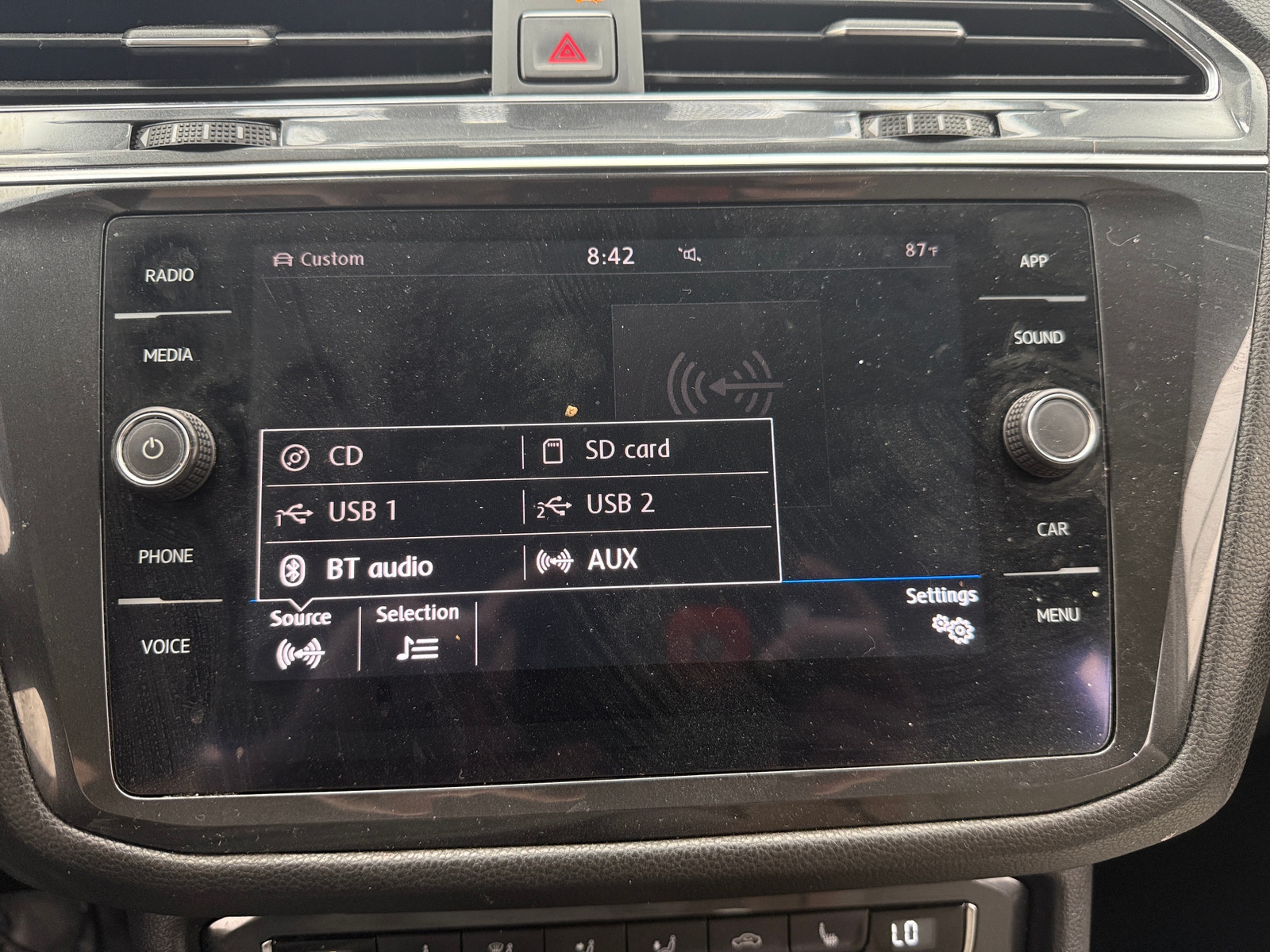 Thumbnail: 2018 Volkswagen Tiguan - 3