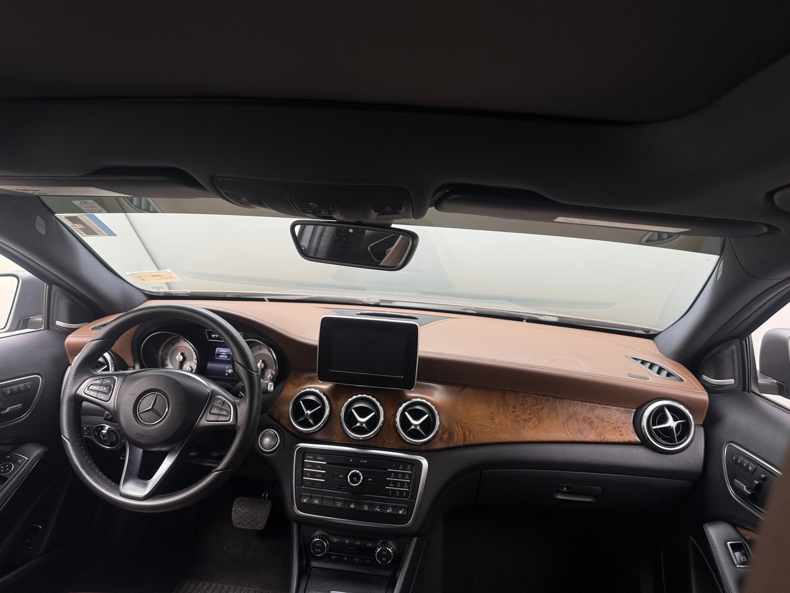 Thumbnail: 2017 Mercedes-Benz GLA - 2