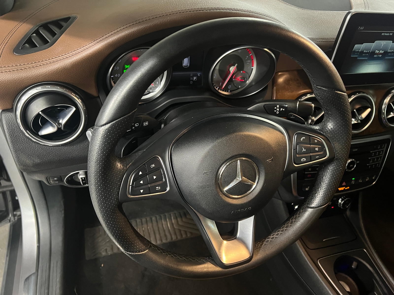 Thumbnail: 2017 Mercedes-Benz GLA - 4