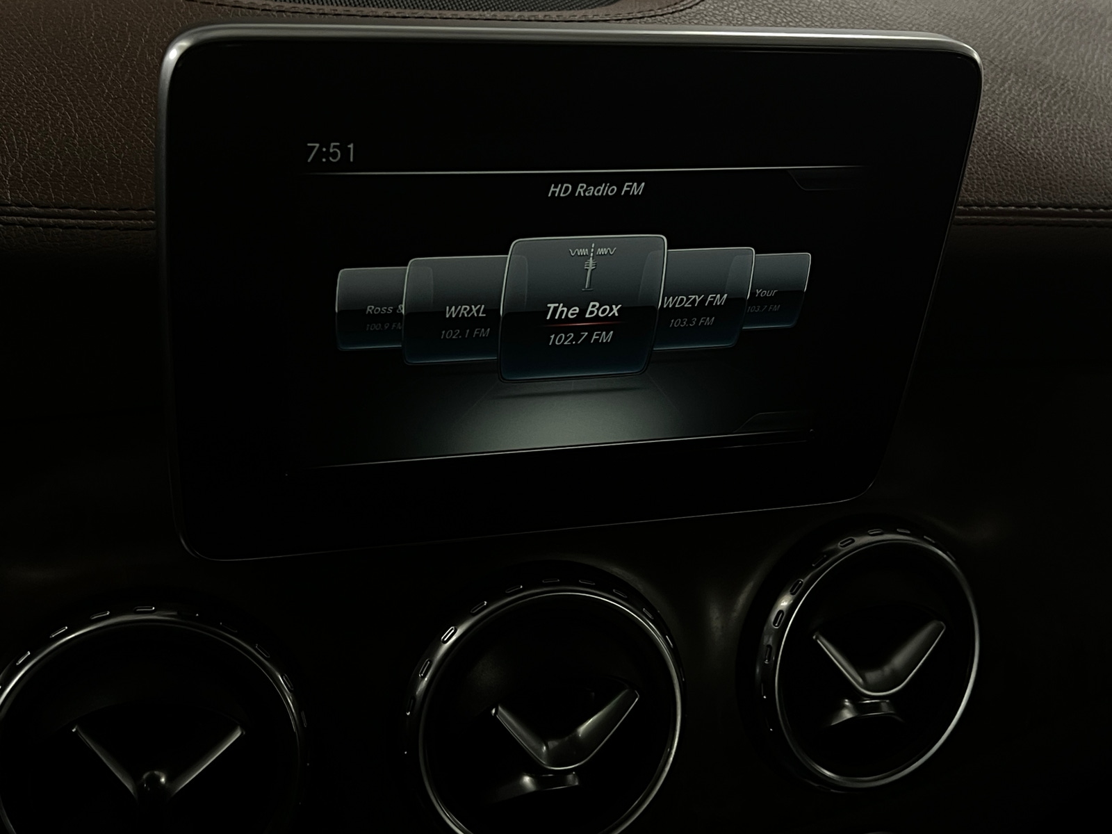 Thumbnail: 2017 Mercedes-Benz GLA - 3