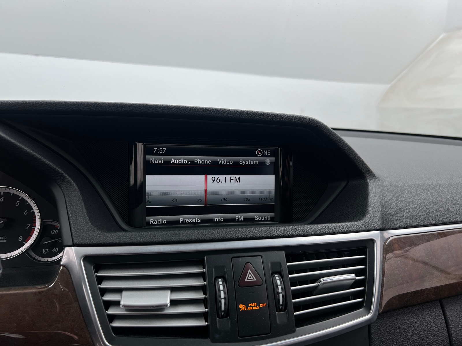 Thumbnail: 2013 Mercedes-Benz E-Class - 4