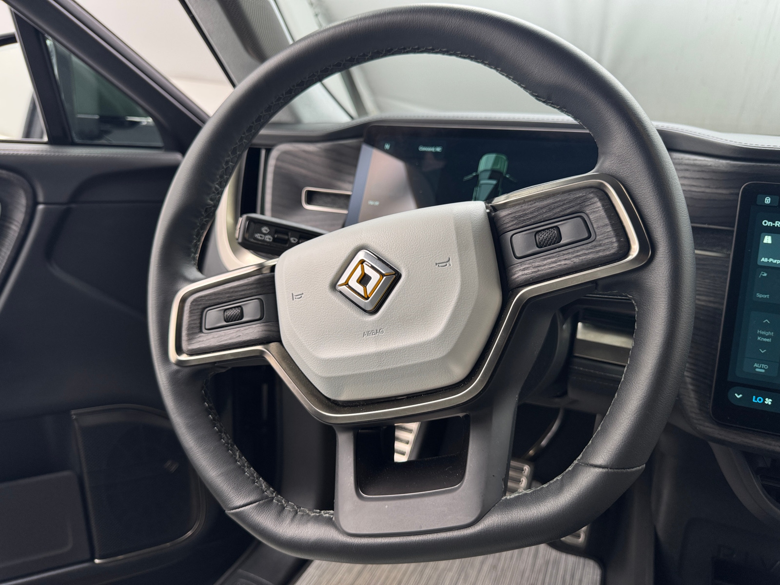 Thumbnail: 2023 Rivian R1S - 4