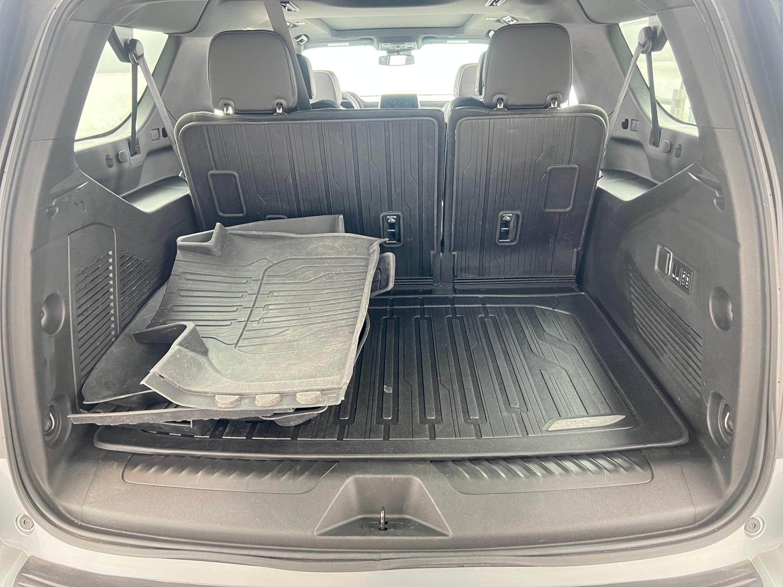 Thumbnail: 2023 GMC Yukon XL - 6