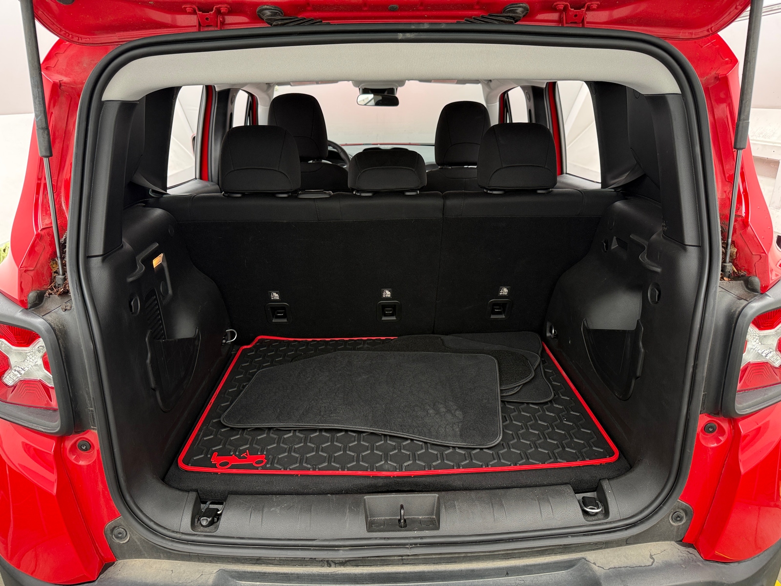 Thumbnail: 2021 Jeep Renegade - 7