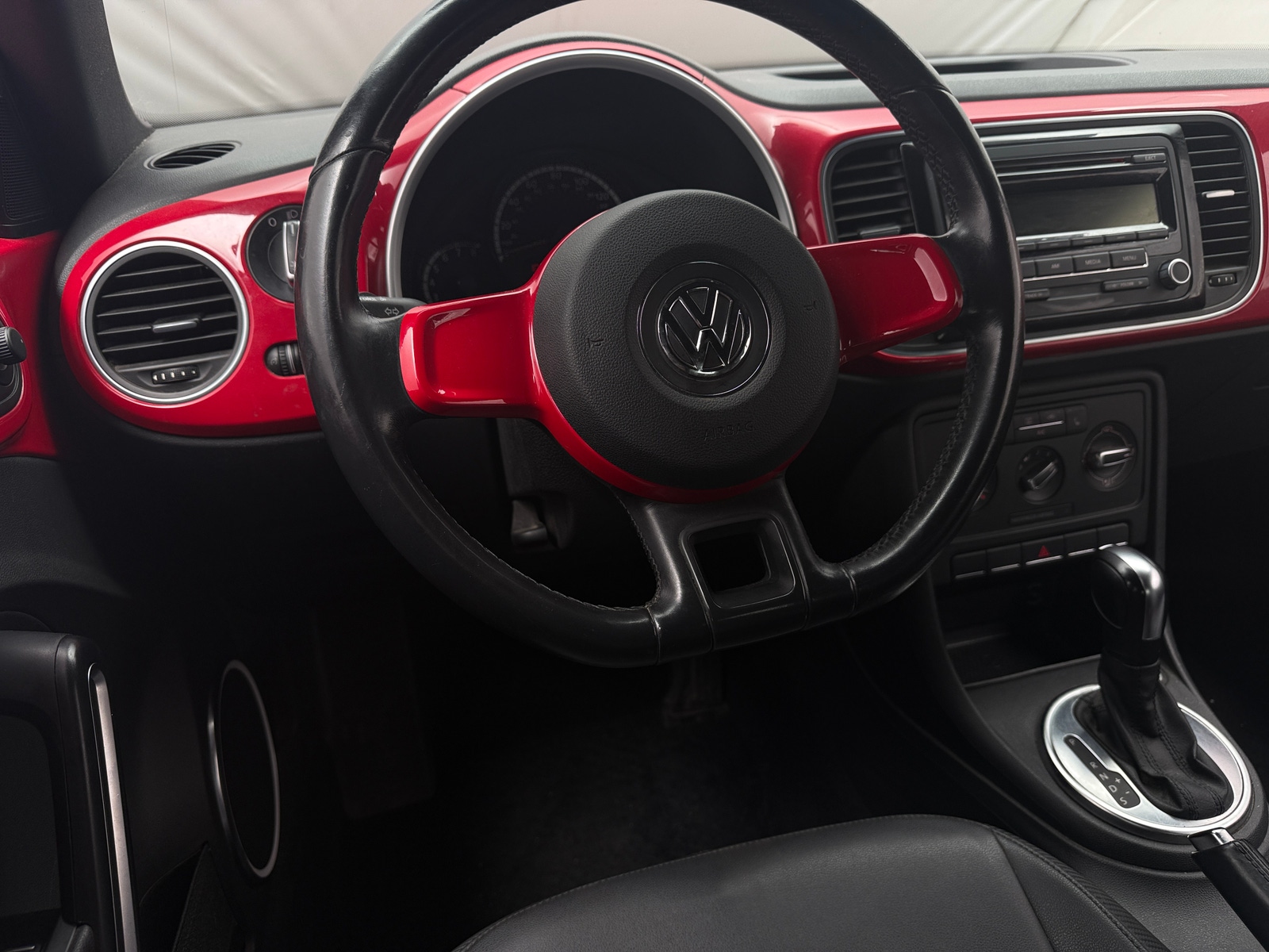 Thumbnail: 2013 Volkswagen Beetle - 3