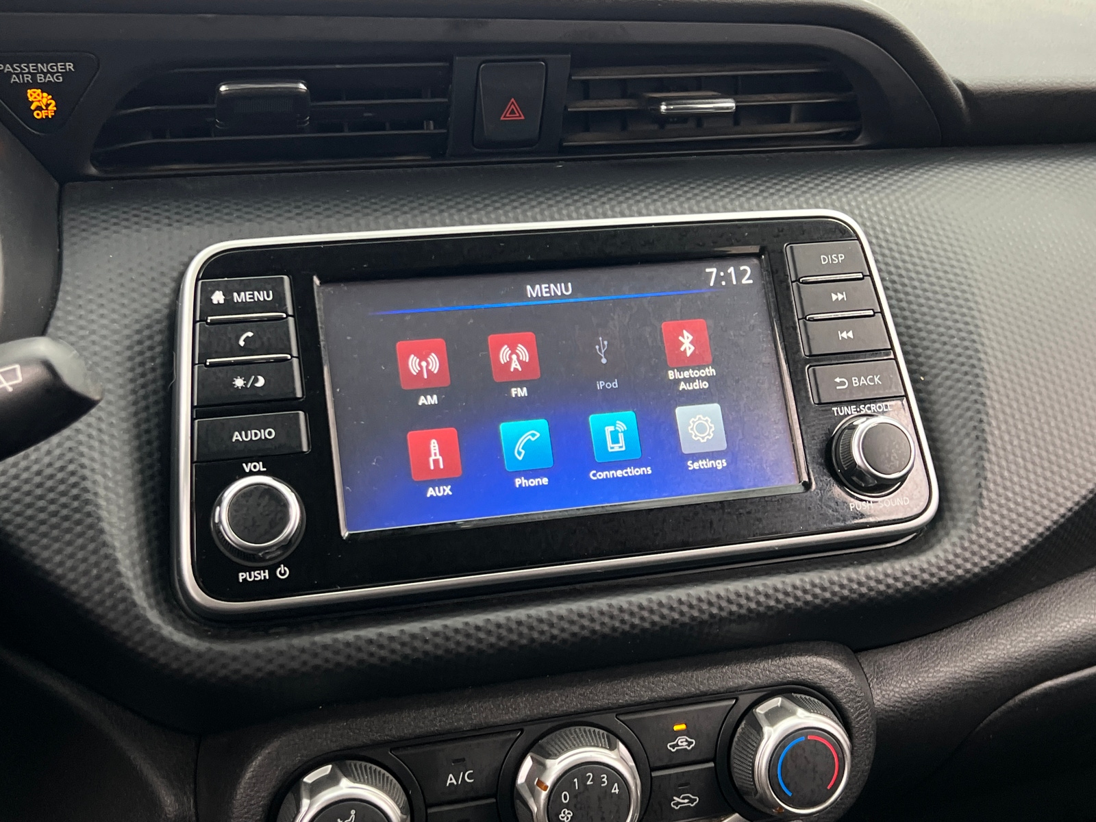 Thumbnail: 2022 Nissan Kicks - 4