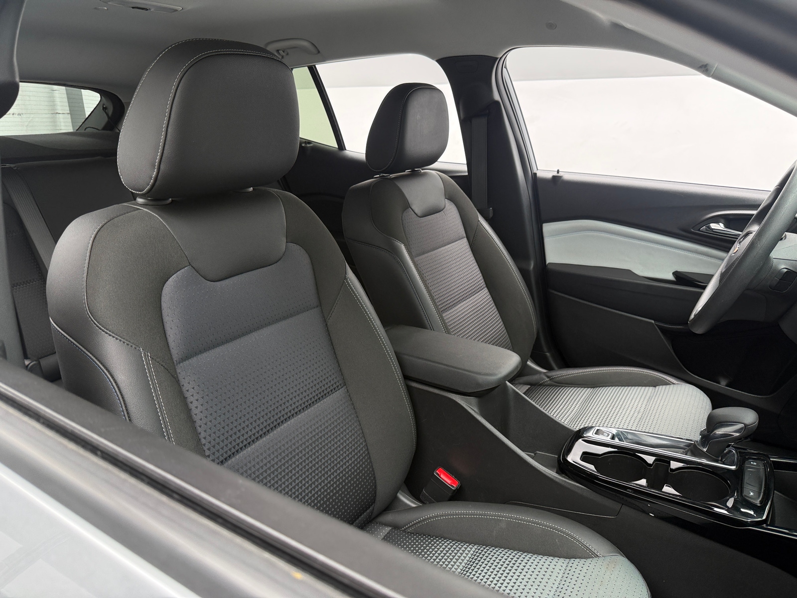 Thumbnail: 2025 Chevrolet Trax - 2