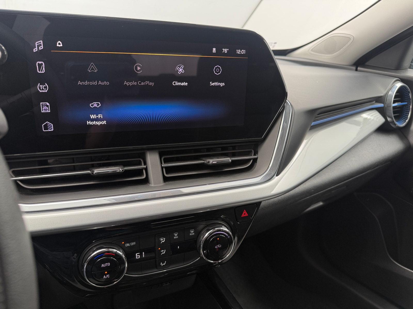 Thumbnail: 2025 Chevrolet Trax - 4