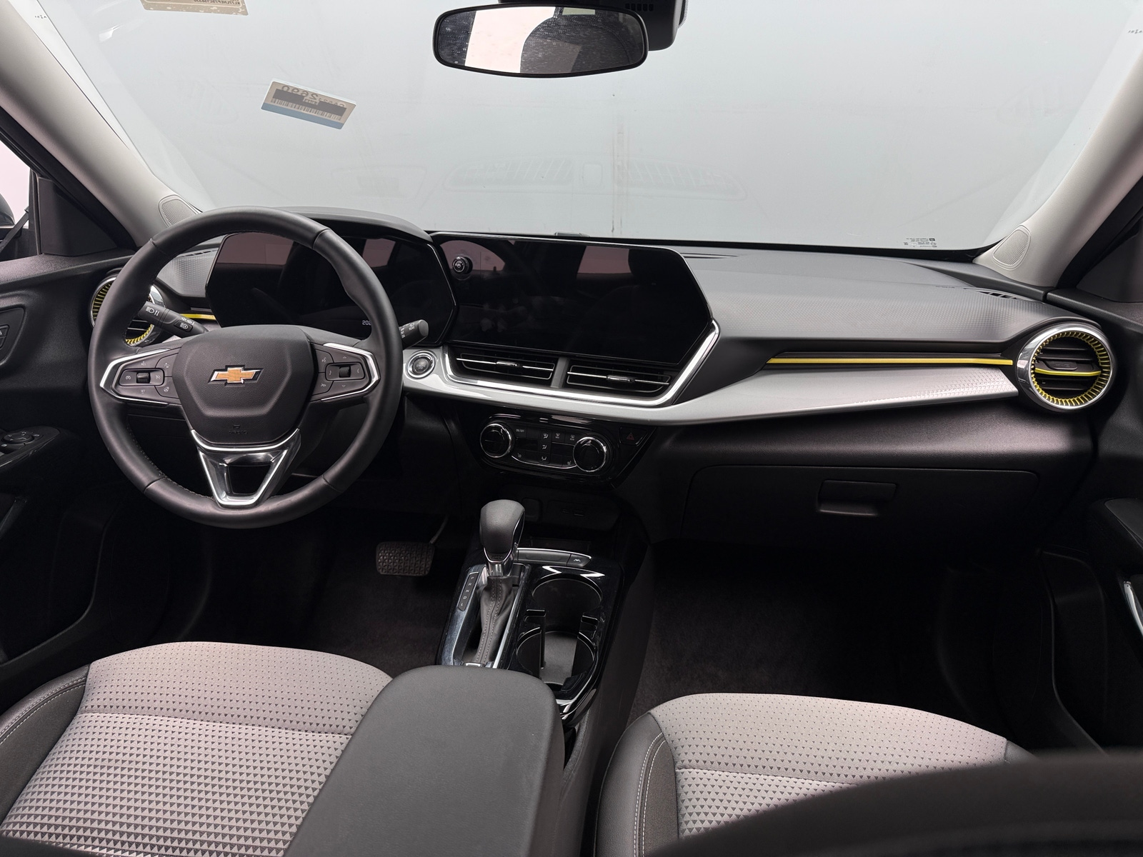 Thumbnail: 2025 Chevrolet Trax - 3