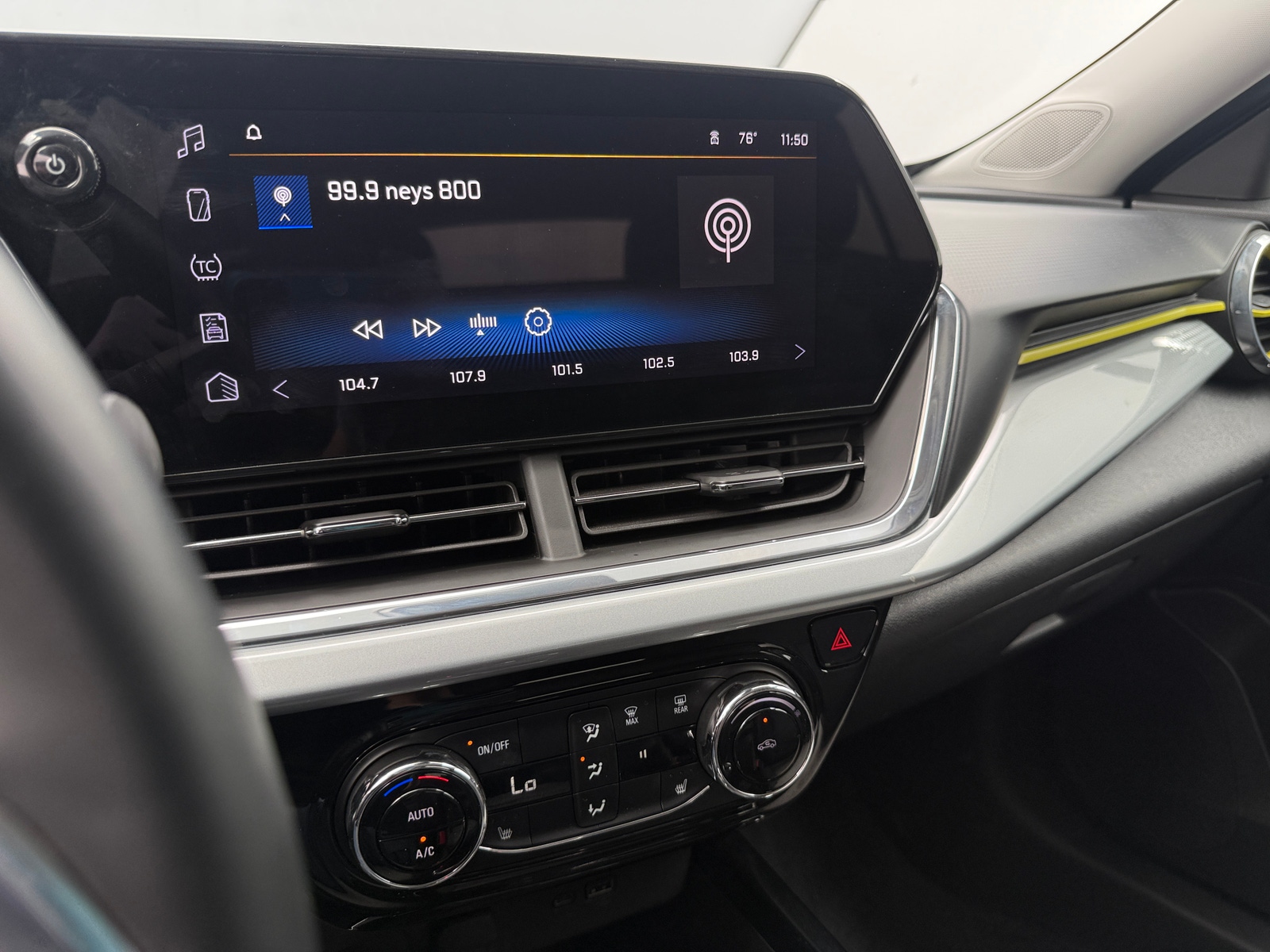 Thumbnail: 2025 Chevrolet Trax - 4