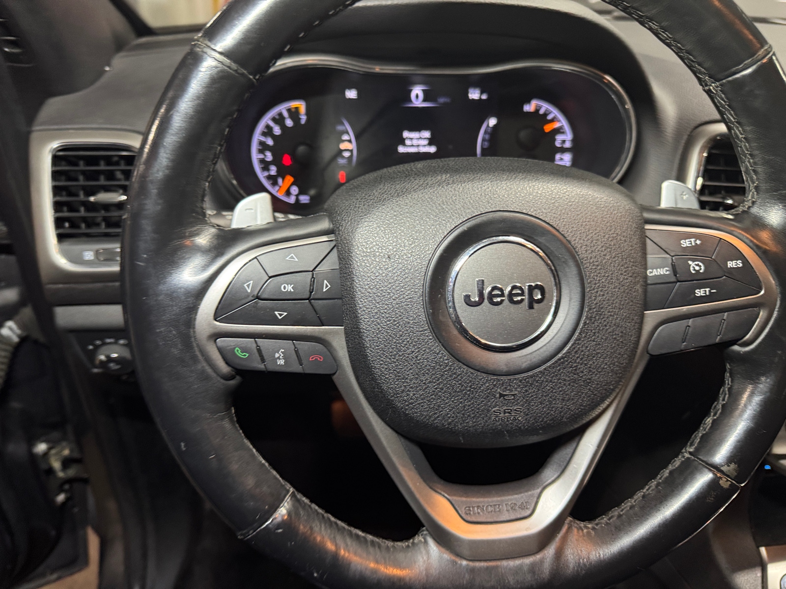 Thumbnail: 2017 Jeep Grand Cherokee - 4