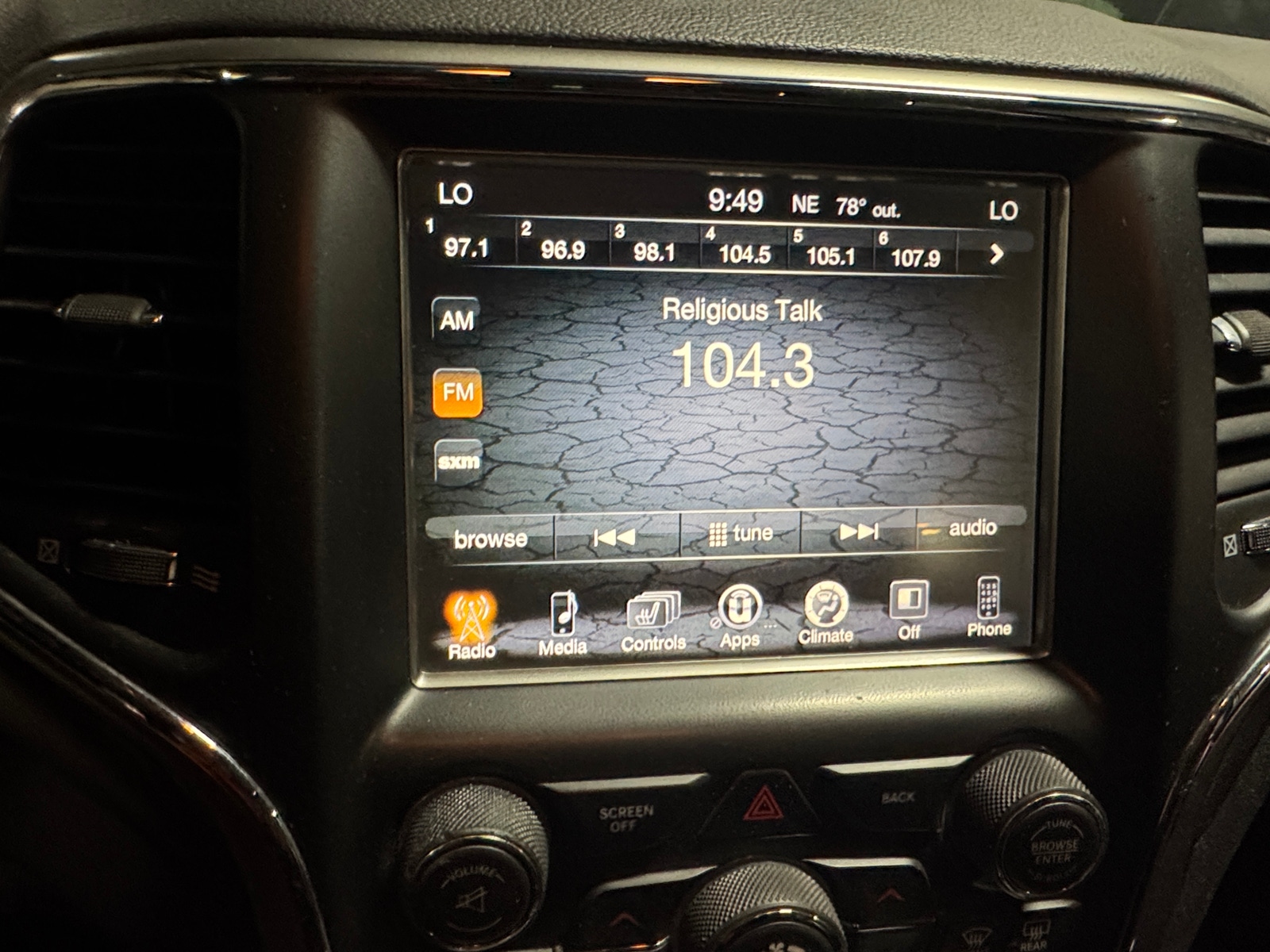 Thumbnail: 2017 Jeep Grand Cherokee - 3