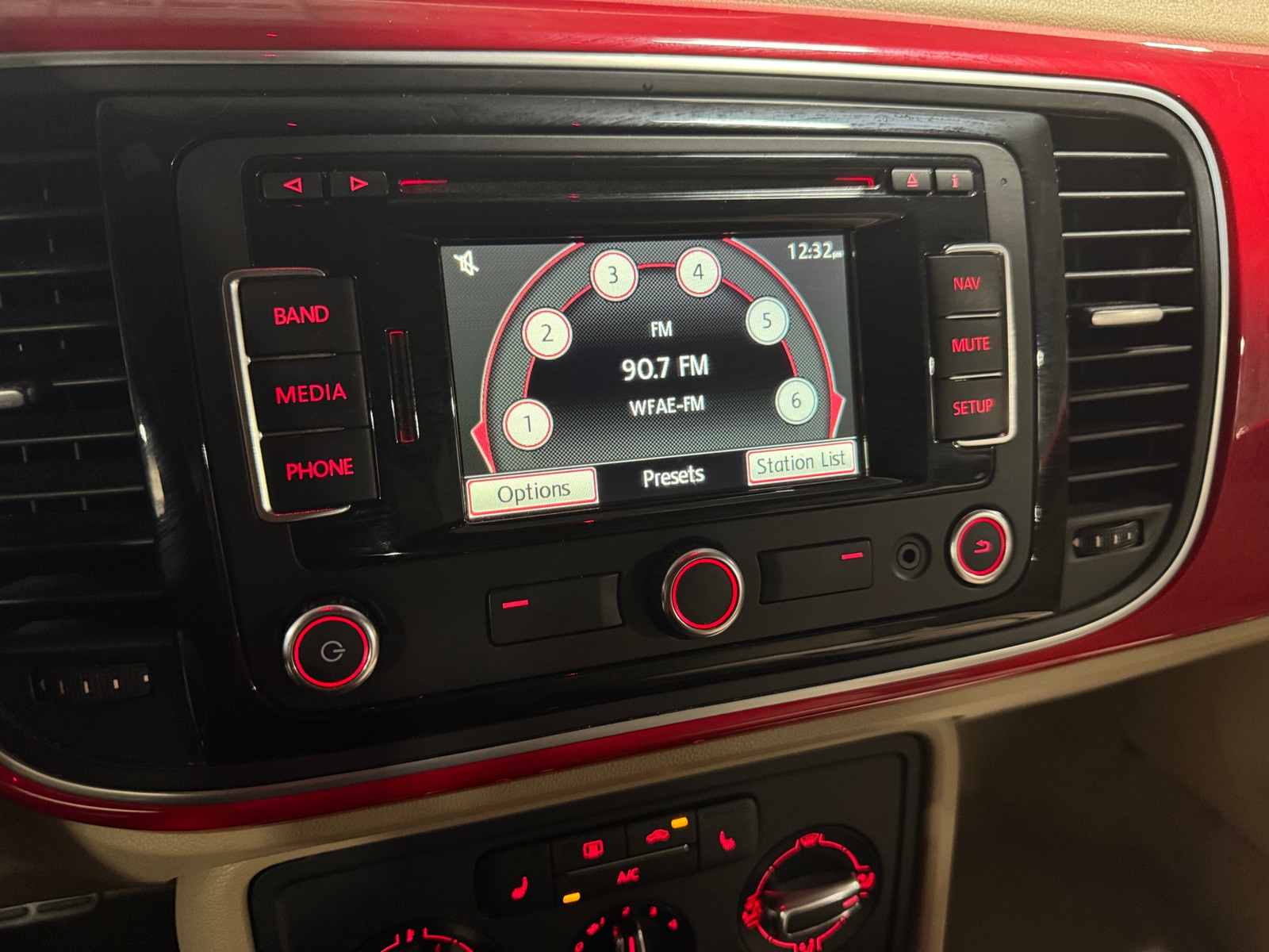 Thumbnail: 2013 Volkswagen Beetle - 3