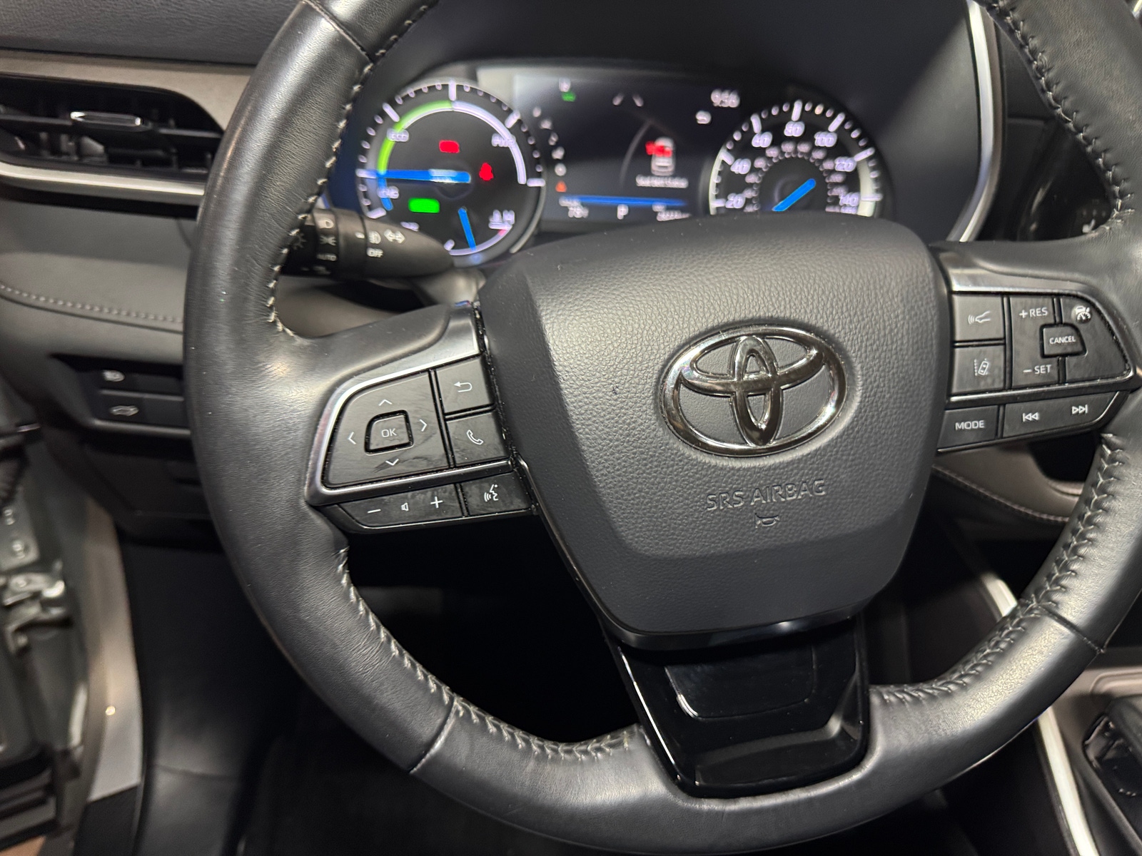 Thumbnail: 2021 Toyota Highlander - 4