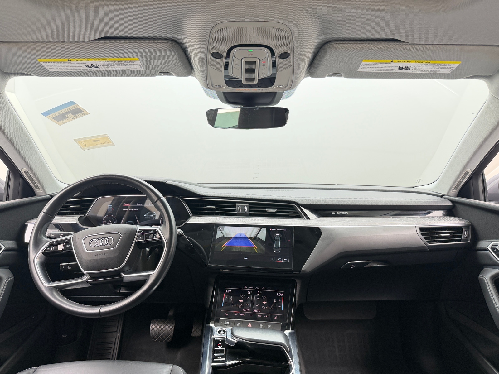 Thumbnail: 2021 Audi e-tron - 2